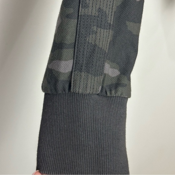 Athleta Farallon Camo Sweatshirt Olive Green Pullover - Picture 5 of 9